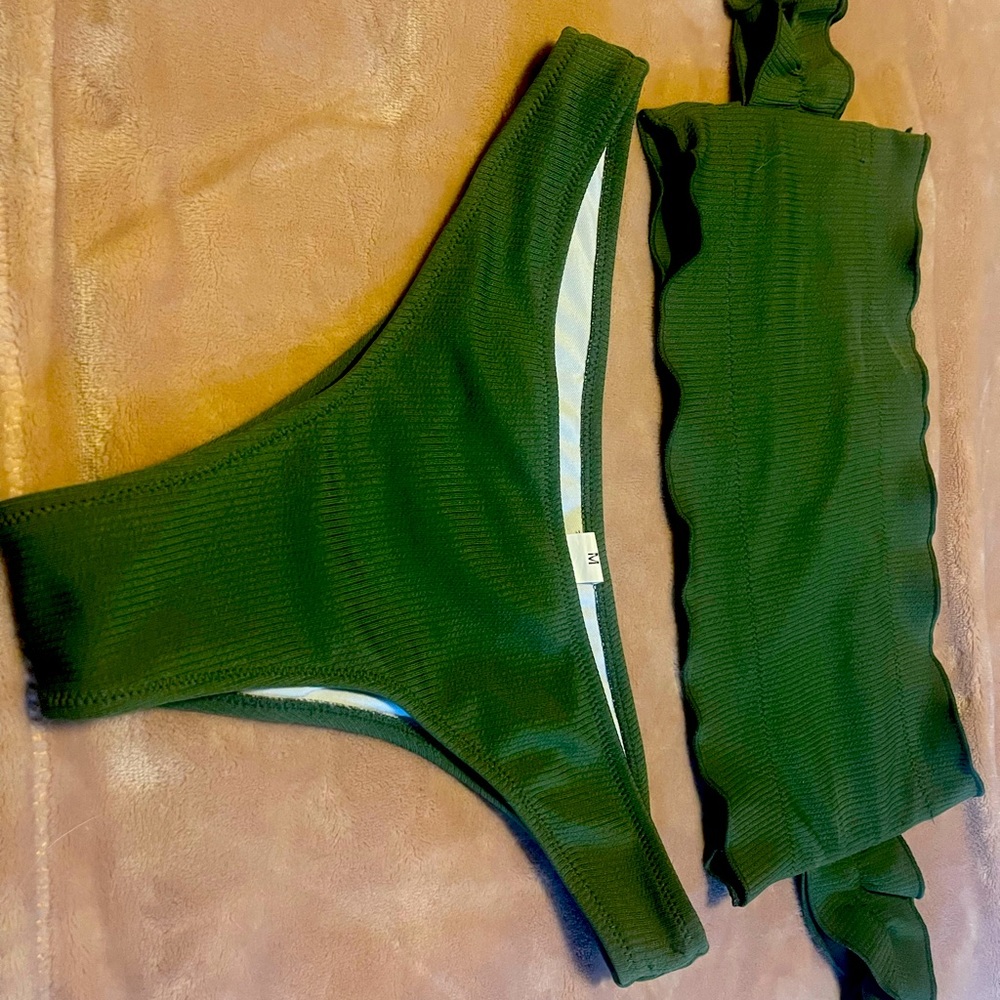 Bathing suit - Picture 3 of 4